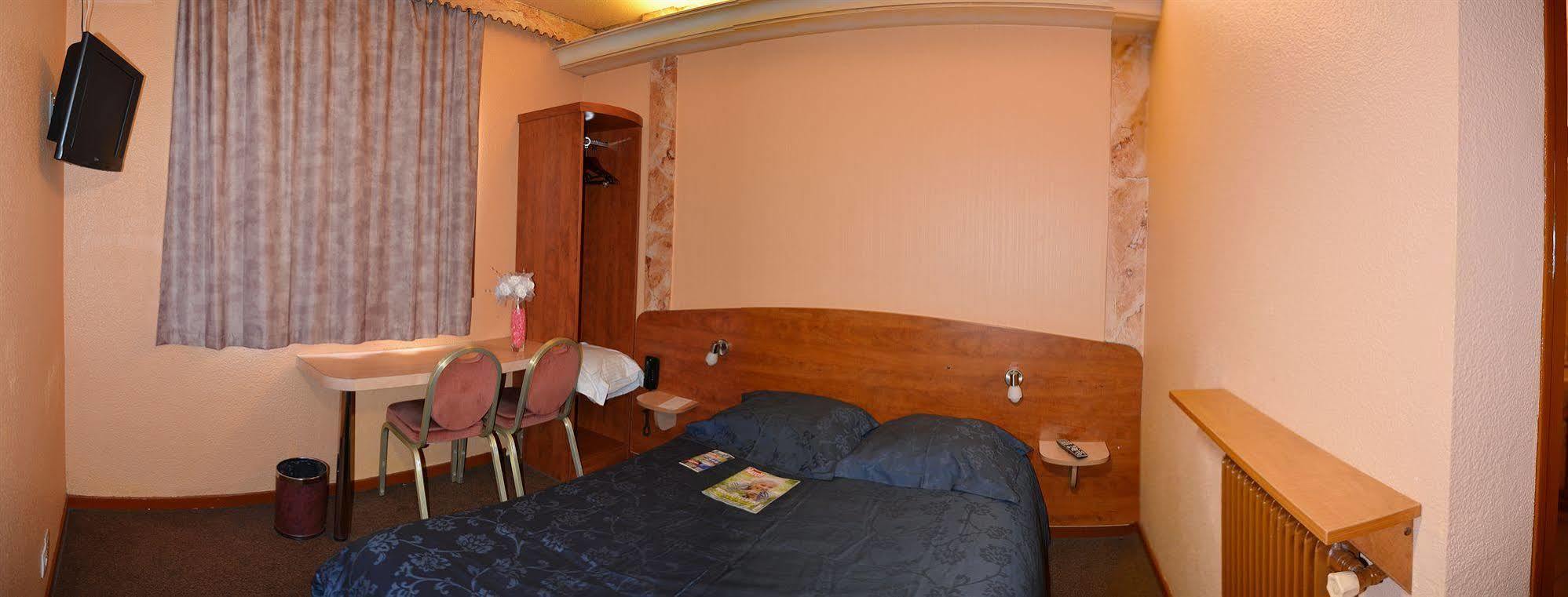 Le Cheval Noir Hotel Paris Pantin Ngoại thất bức ảnh
