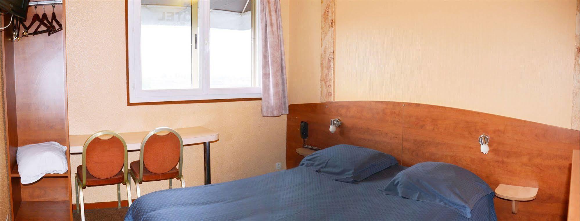 Le Cheval Noir Hotel Paris Pantin Ngoại thất bức ảnh